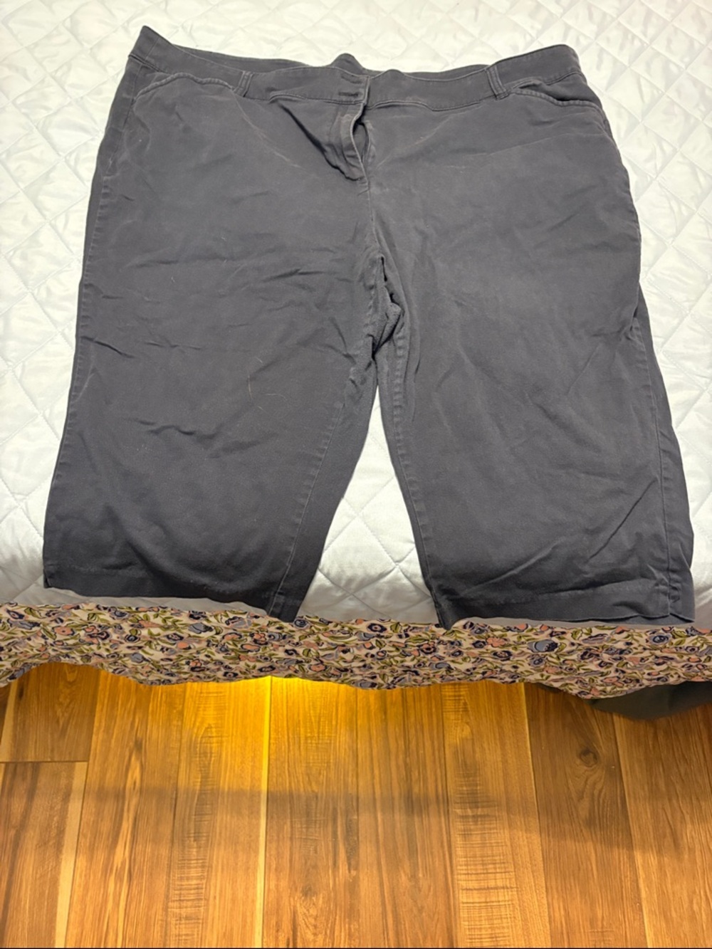 Lane Bryant Dark Navy Capris - size 26